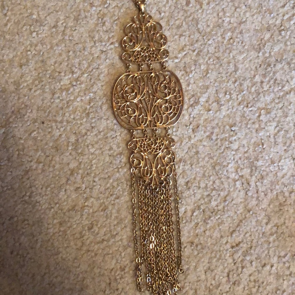 Long statement necklace. - Picture 2 of 2